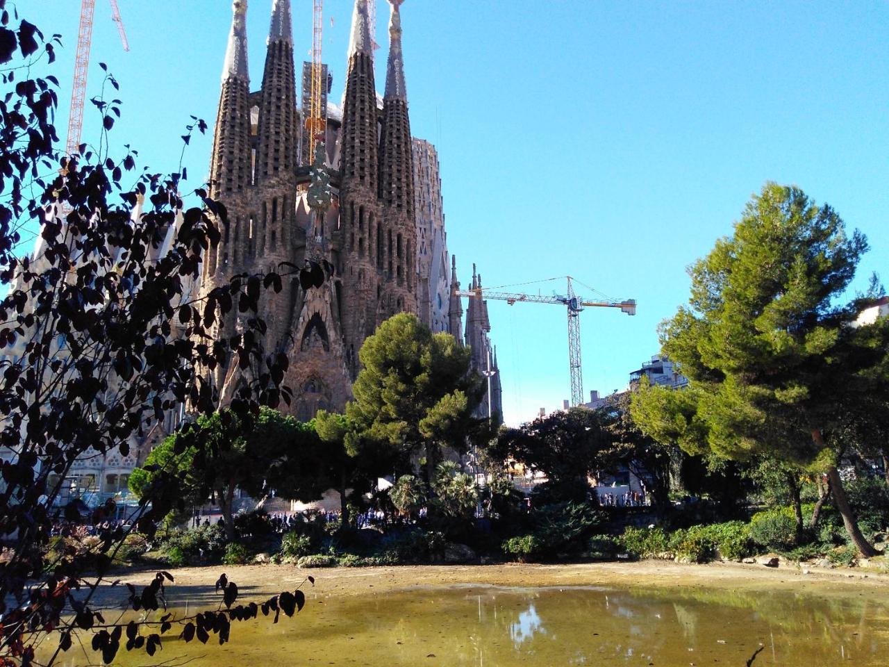 Gaudi Apartments Барселона Екстер'єр фото